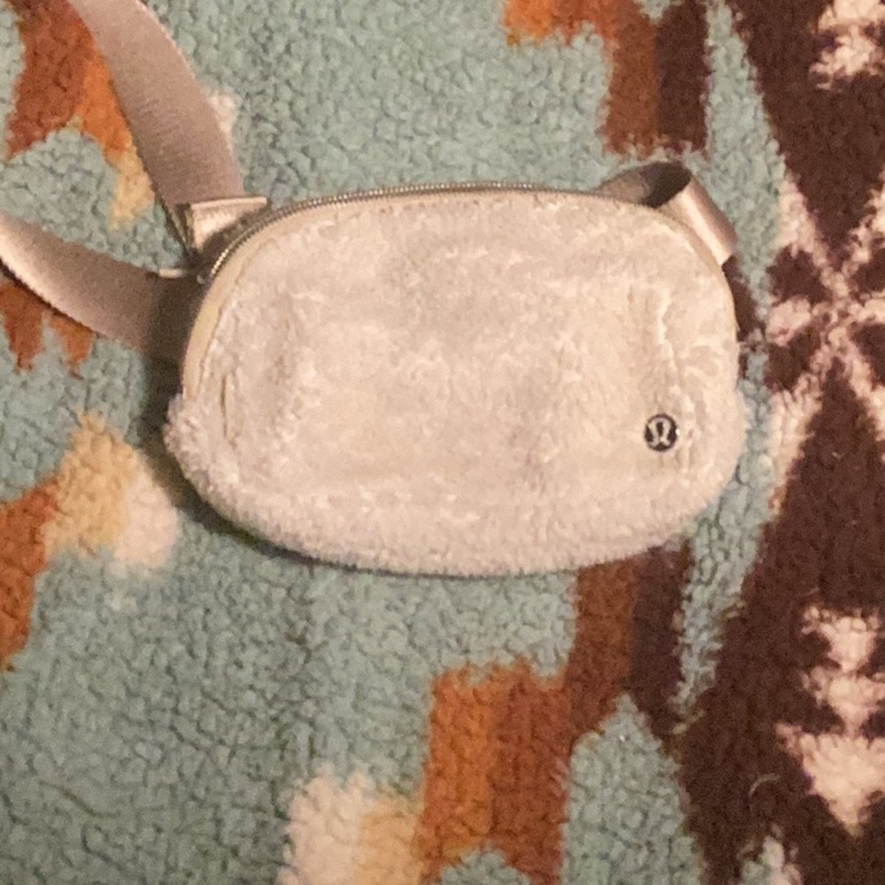 Lulu Sherpa belt bag